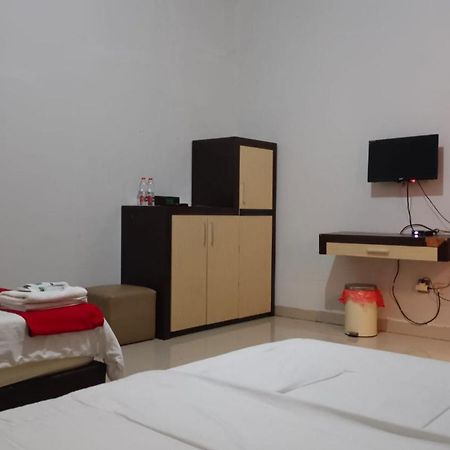 Reddoorz Syariah At Grand Taufiq Tarakan Eksteriør bilde