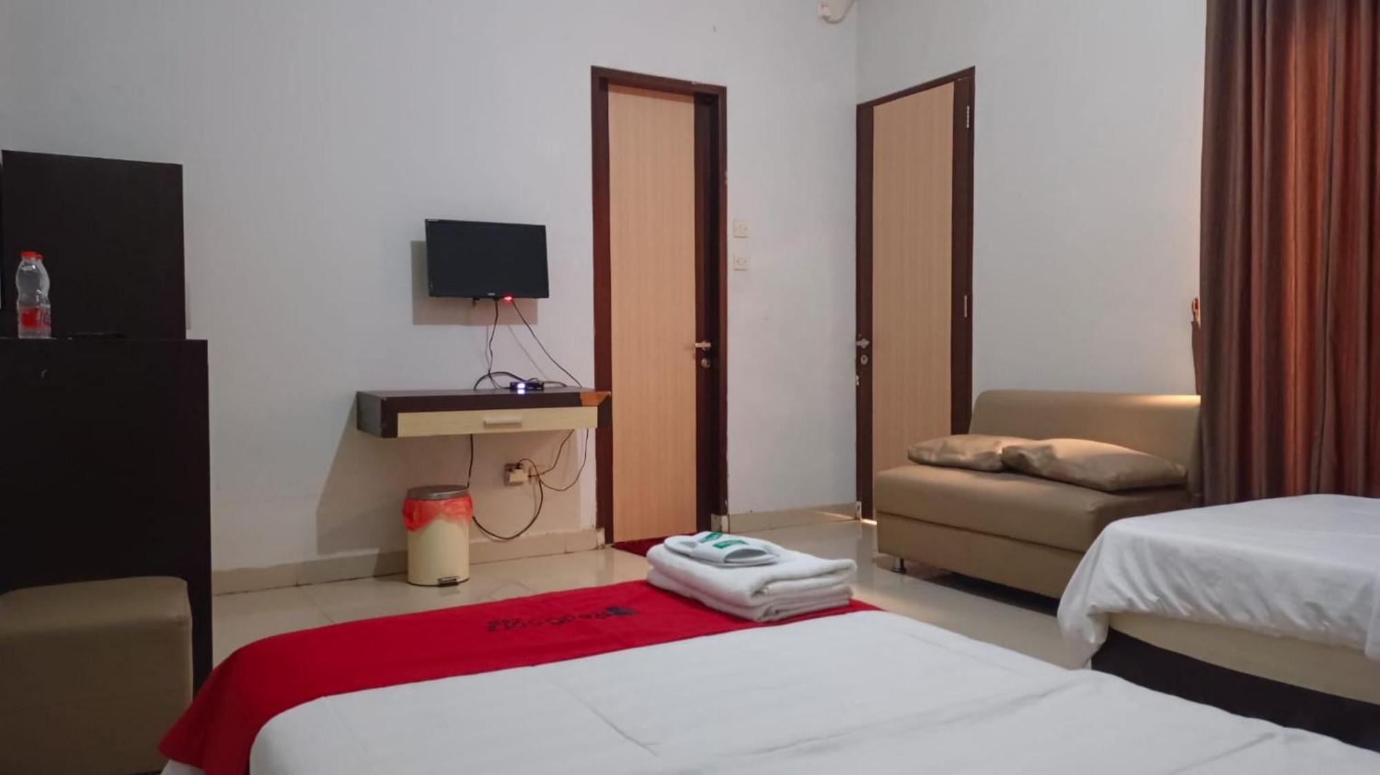 Reddoorz Syariah At Grand Taufiq Tarakan Eksteriør bilde